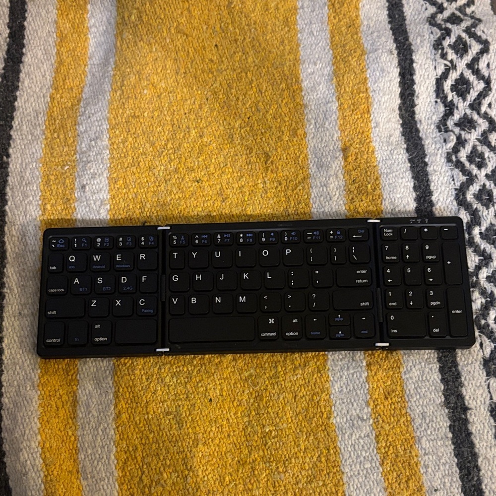 Black Compact Keyboard - Picture 2 of 6